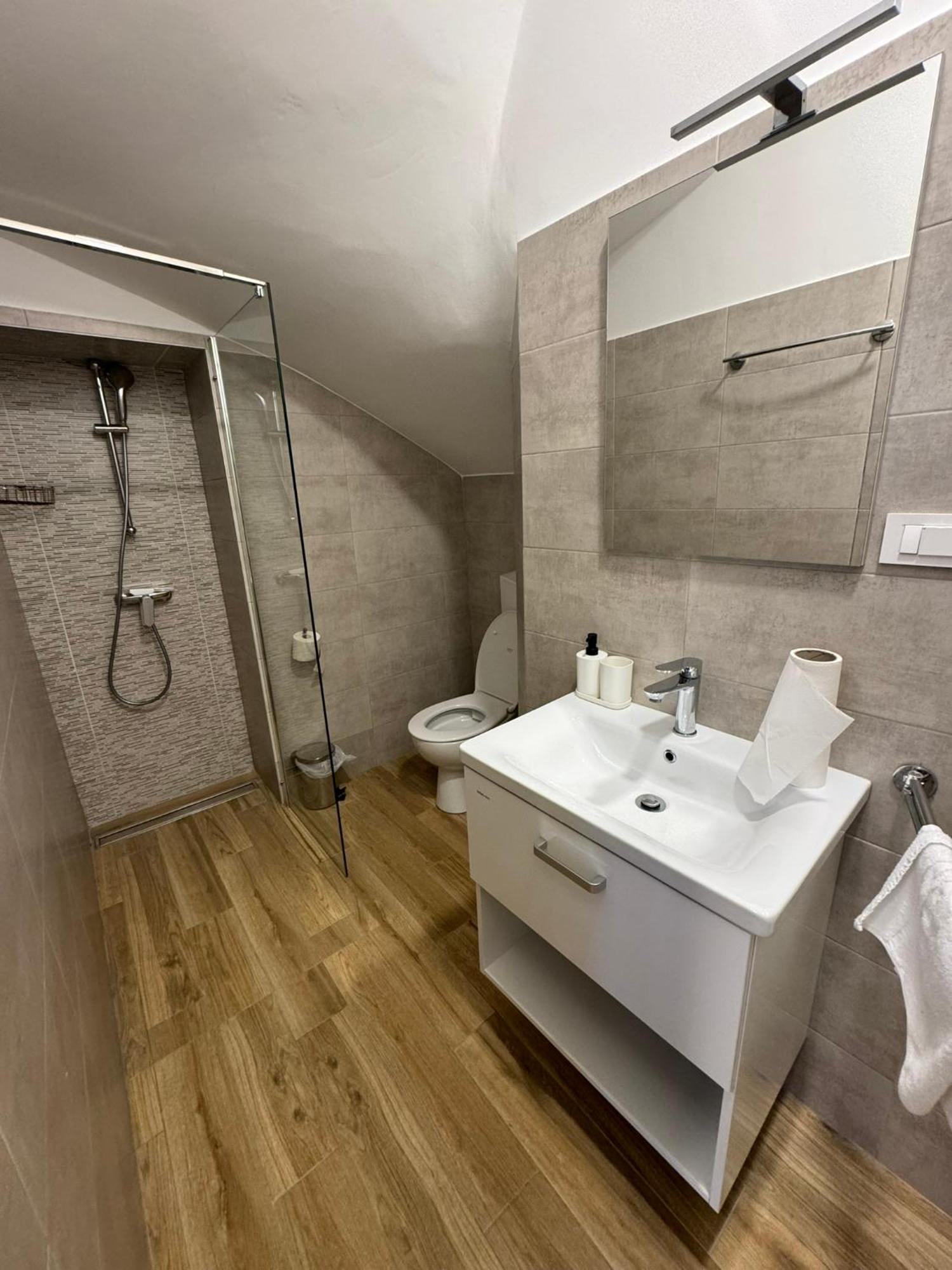 Villa Lovorka By Villa Eva Omisalj Room photo